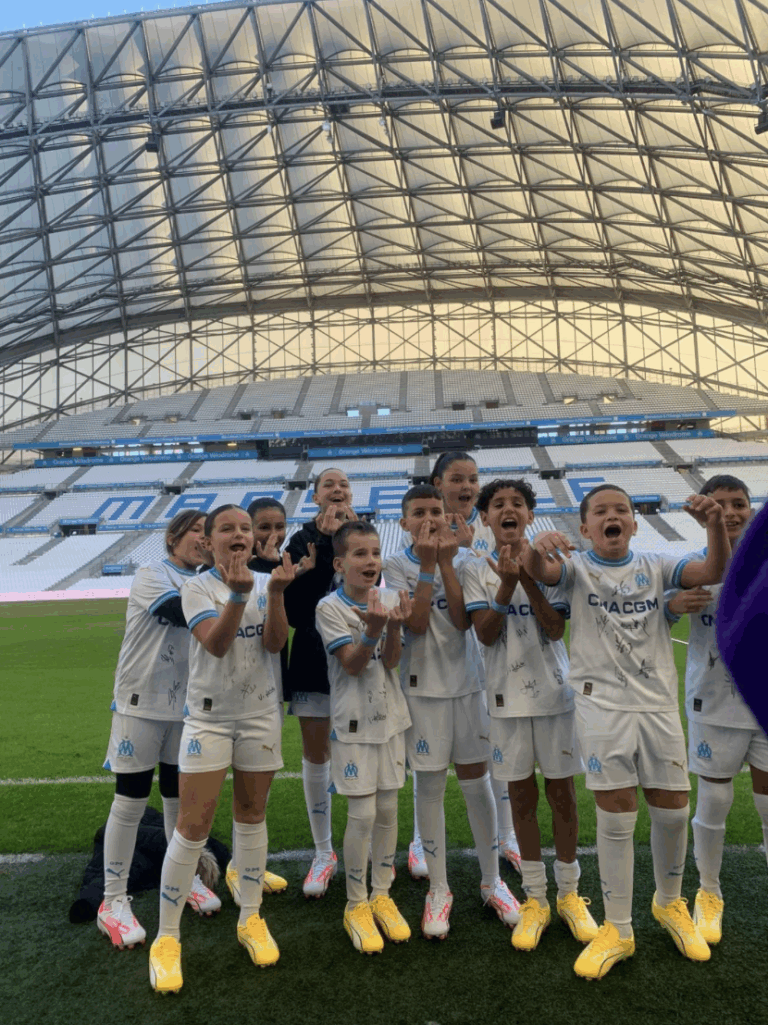 Les jeunes de l'ADEPAPE 13 lors d'un tournoi de foot.
